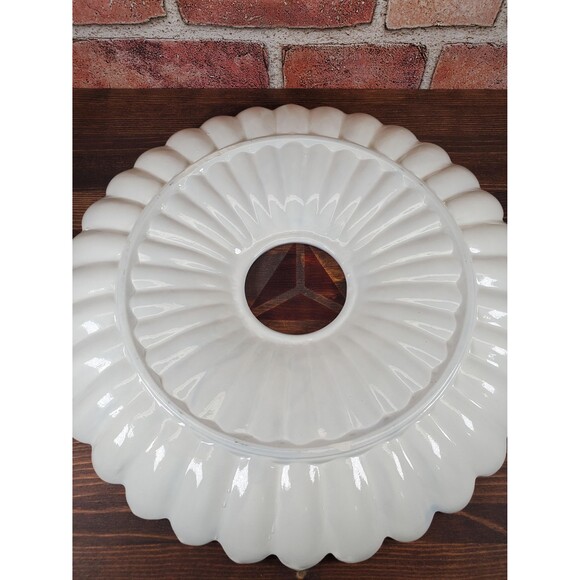 Exquisite White Porcelain Flower Petal Crudités Platter – Elegant Entertaining - Picture 9 of 9